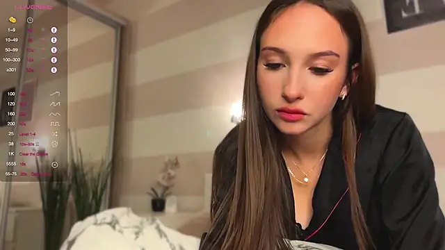 Kate Yanson online show from 30, 9, 2025