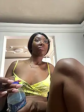 Snapshot of MarianRosse chatting on 18, 12, 2025 MarianRosse online show from 18, 12, 2025