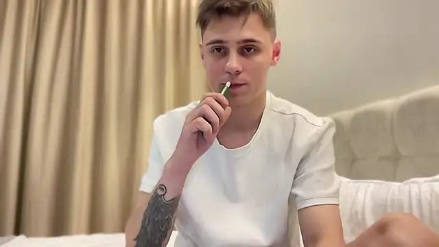 Snapshot of Tyler_Garner chatting on 13, 9, 2025 Tyler Garner online show from 13, 9, 2025