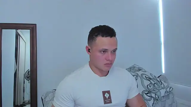 Snapshot of KingLevi01 chatting on 1, 6, 2026 KingLevi01 online show from 1, 6, 2026