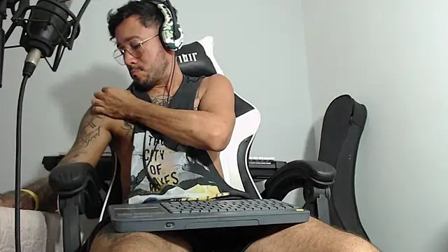 Snapshot of dereck_karter chatting on 11, 12, 2024 dereck karter online show from 11, 12, 2024