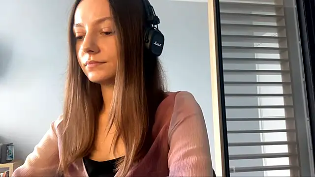 Snapshot of SoulHiperAgne_ chatting on 16, 9, 2025 SoulHiperAgne online show from 16, 9, 2025