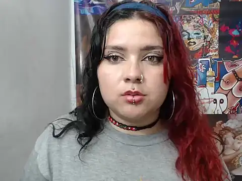 Curvy-Queen online show from 9, 10, 2025