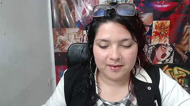 Curvy-Queen online show from 11, 10, 2025