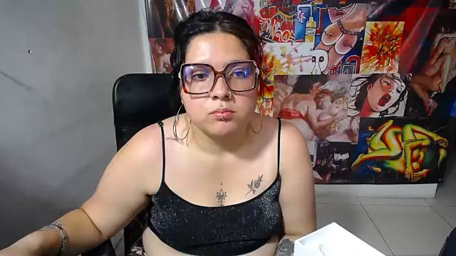 Curvy-Queen online show from 27, 10, 2025