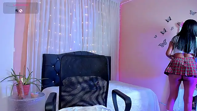 SARALOVE13 online show from 2, 2, 2026