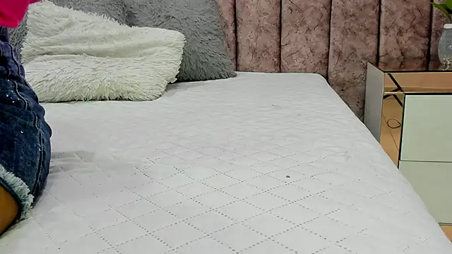 Snapshot of Ambeer_fox_ chatting on 4, 3, 2026 Ambeer fox online show from 4, 3, 2026