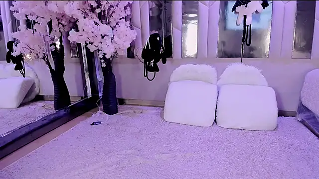 Snapshot of BizzyNoar chatting on 12, 11, 2025 BizzyNoar online show from 12, 11, 2025