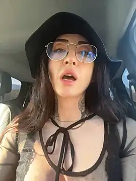 nikkaanderic online show from 24, 3, 2026