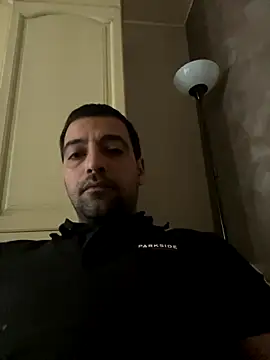 Snapshot of darkparadi chatting on 27, 9, 2025 darkparadi online show from 27, 9, 2025