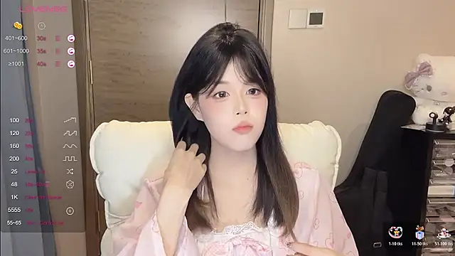 Snapshot of Koi-00 chatting on 5, 11, 2025 Koi-00 online show from 5, 11, 2025