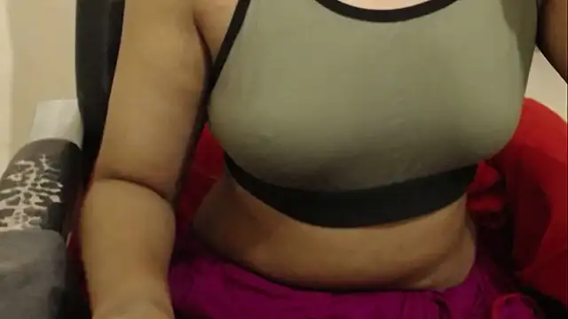 Snapshot of erotic_indiancam chatting on 9, 10, 2025 erotic indiancam online show from 9, 10, 2025