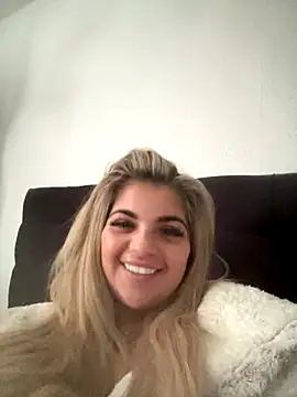 Snapshot of Blondiexox chatting on 27, 9, 2025 Blondiexox online show from 27, 9, 2025