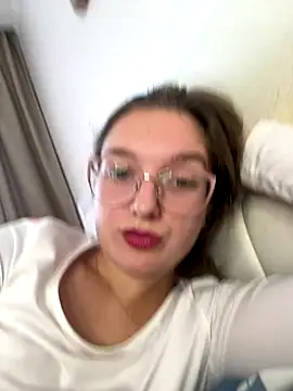 Bellatrisssaa online show from 6, 11, 2025