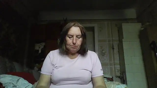 Snapshot of AnnaLive570 chatting on 8, 10, 2025 AnnaLive570 online show from 8, 10, 2025