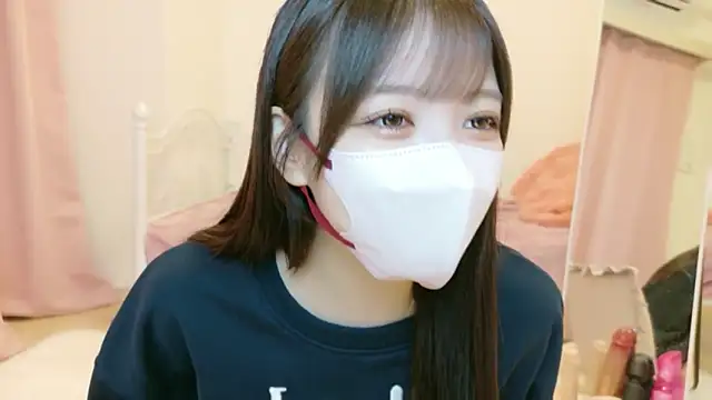 Snapshot of roachan_ chatting on 8, 3, 2026 roachan online show from 8, 3, 2026