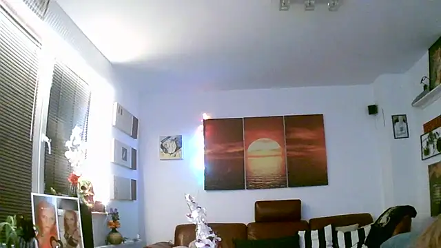 hellgirl1980 online show from 2, 11, 2025