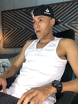 Snapshot of B_Wild chatting on 21, 10, 2025 B Wild online show from 21, 10, 2025