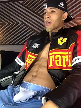 Snapshot of B_Wild chatting on 23, 10, 2025 B Wild online show from 23, 10, 2025