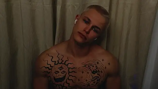 Snapshot of James__Noah chatting on 5, 10, 2025 James Noah online show from 5, 10, 2025