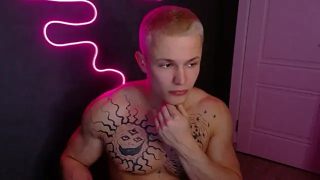 Snapshot of James__Noah chatting on 11, 10, 2025 James Noah online show from 11, 10, 2025