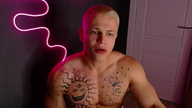 Snapshot of James__Noah chatting on 12, 10, 2025 James Noah online show from 12, 10, 2025