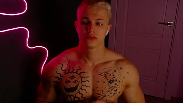 Snapshot of James__Noah chatting on 14, 10, 2025 James Noah online show from 14, 10, 2025