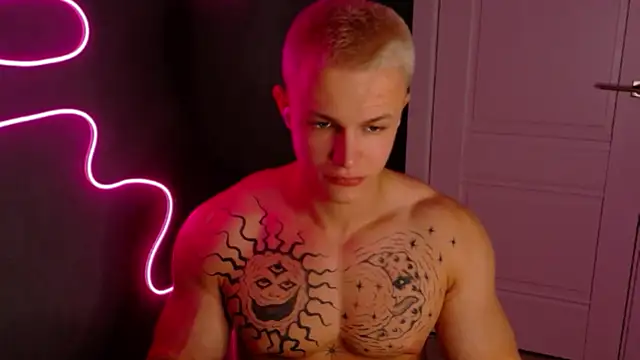 Snapshot of James__Noah chatting on 15, 10, 2025 James Noah online show from 15, 10, 2025