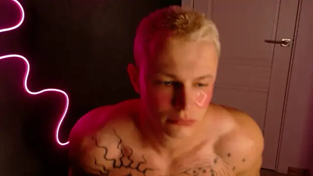 Snapshot of James__Noah chatting on 17, 10, 2025 James Noah online show from 17, 10, 2025