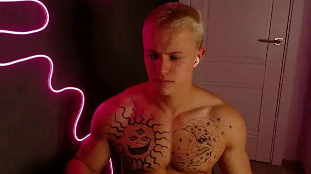 Snapshot of James__Noah chatting on 18, 10, 2025 James Noah online show from 18, 10, 2025