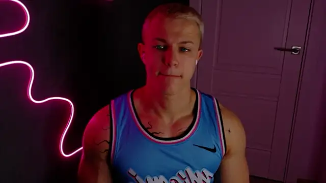 Snapshot of James__Noah chatting on 21, 10, 2025 James Noah online show from 21, 10, 2025