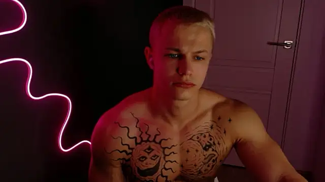 Snapshot of James__Noah chatting on 22, 10, 2025 James Noah online show from 22, 10, 2025