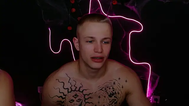 Snapshot of James__Noah chatting on 3, 11, 2025 James Noah online show from 3, 11, 2025