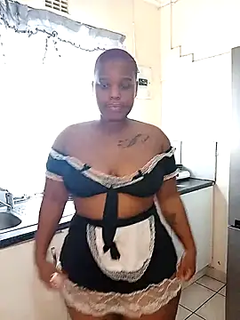 Snapshot of ThickAmy chatting on 12, 9, 2025 ThickAmy online show from 12, 9, 2025