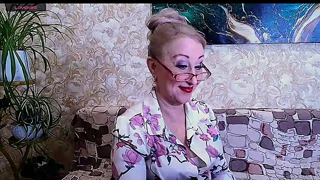 Snapshot of _Sara__Smith_ chatting on 3, 3, 2026 Sara Smith online show from 3, 3, 2026