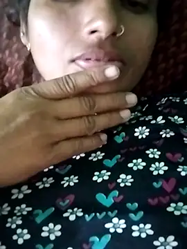 Snapshot of KIRTI12_HOT chatting on 19, 10, 2025 KIRTI12 HOT online show from 19, 10, 2025