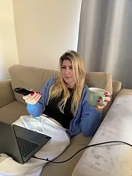 DesireDaisy online show from 22, 9, 2025