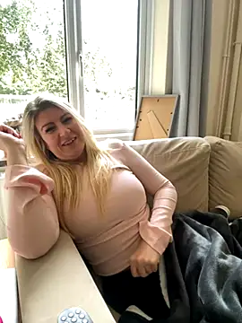 DesireDaisy online show from 27, 9, 2025