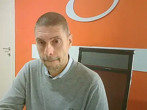 Snapshot of max79ve31 chatting on 6, 10, 2025 max79ve31 online show from 6, 10, 2025