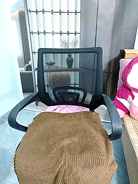 Snapshot of LadyMaiMai chatting on 1, 10, 2025 LadyMaiMai online show from 1, 10, 2025