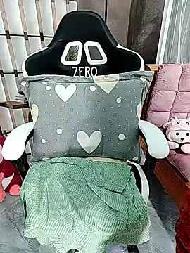 Snapshot of LadyMaiMai chatting on 8, 11, 2025 LadyMaiMai online show from 8, 11, 2025