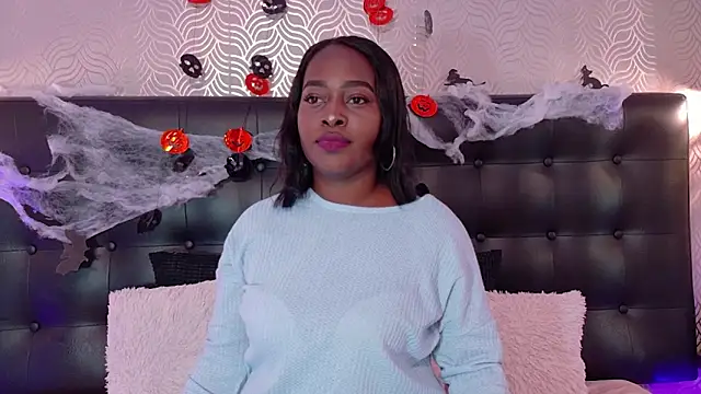 Snapshot of NaiaraMasson_ chatting on 20, 10, 2025 NaiaraMasson online show from 20, 10, 2025