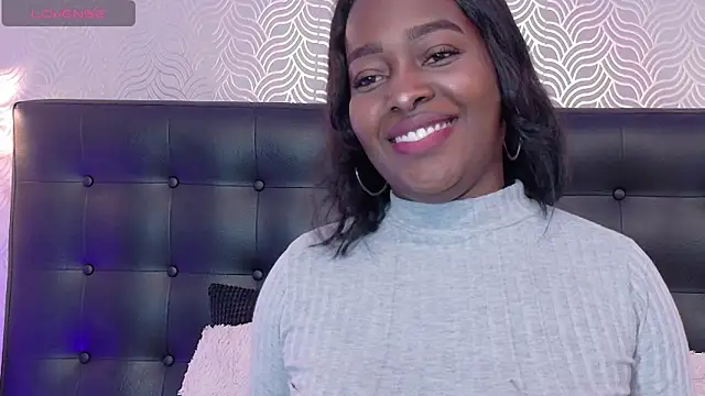 Snapshot of NaiaraMasson_ chatting on 3, 11, 2025 NaiaraMasson online show from 3, 11, 2025