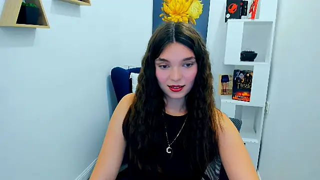 Snapshot of DivineAmour chatting on 9, 10, 2025 DivineAmour online show from 9, 10, 2025