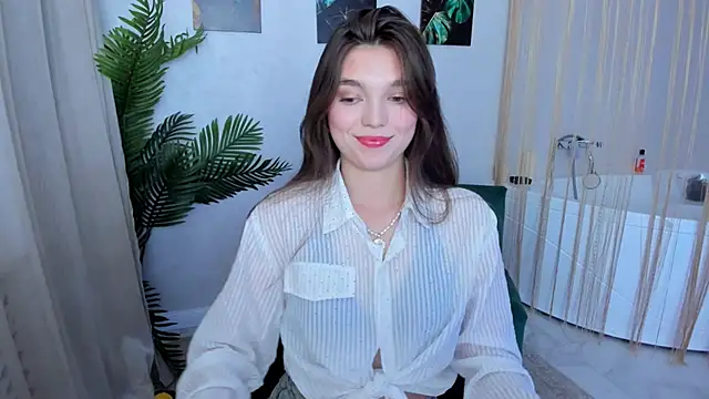 Snapshot of DivineAmour chatting on 8, 11, 2025 DivineAmour online show from 8, 11, 2025