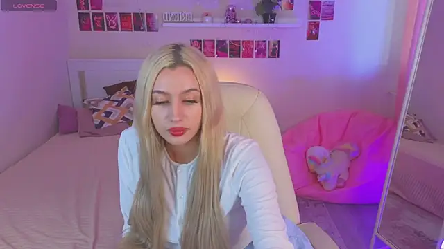 MelanyKink online show from 28, 9, 2025