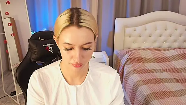 MelanyKink online show from 10, 10, 2025