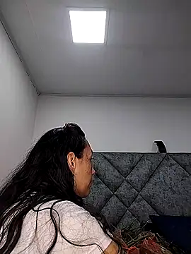 Shantey Laurent online show from 28, 11, 2025