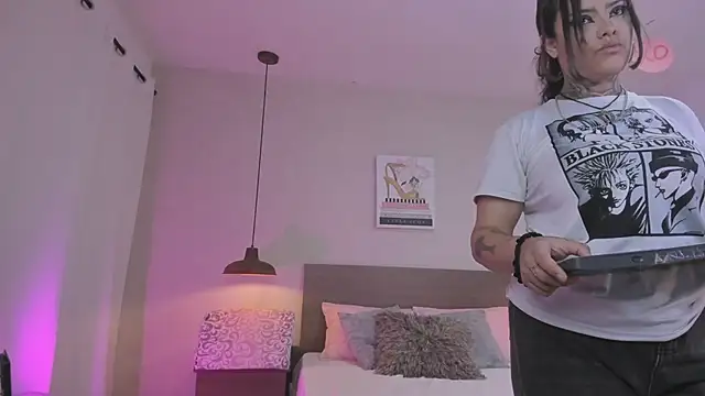 Snapshot of Katyrousee chatting on 21, 2, 2026 Katyrousee online show from 21, 2, 2026