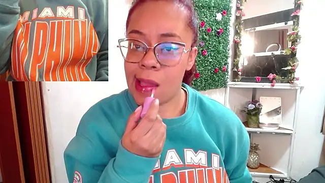 MIA  SPENCER online show from 13, 9, 2025